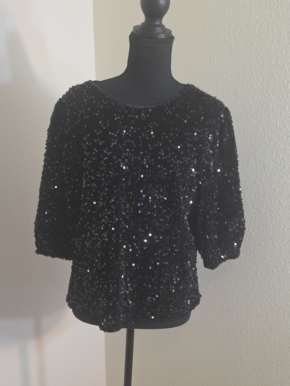 Nanette Lepore Black Sequin Short Sleeve shirt